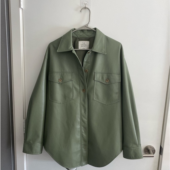 Aritzia - Picture 1 of 4